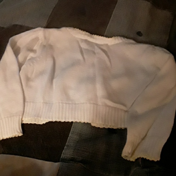 0--3 months.  FADED GLORY   WHITE SWEATER - Picture 4 of 4